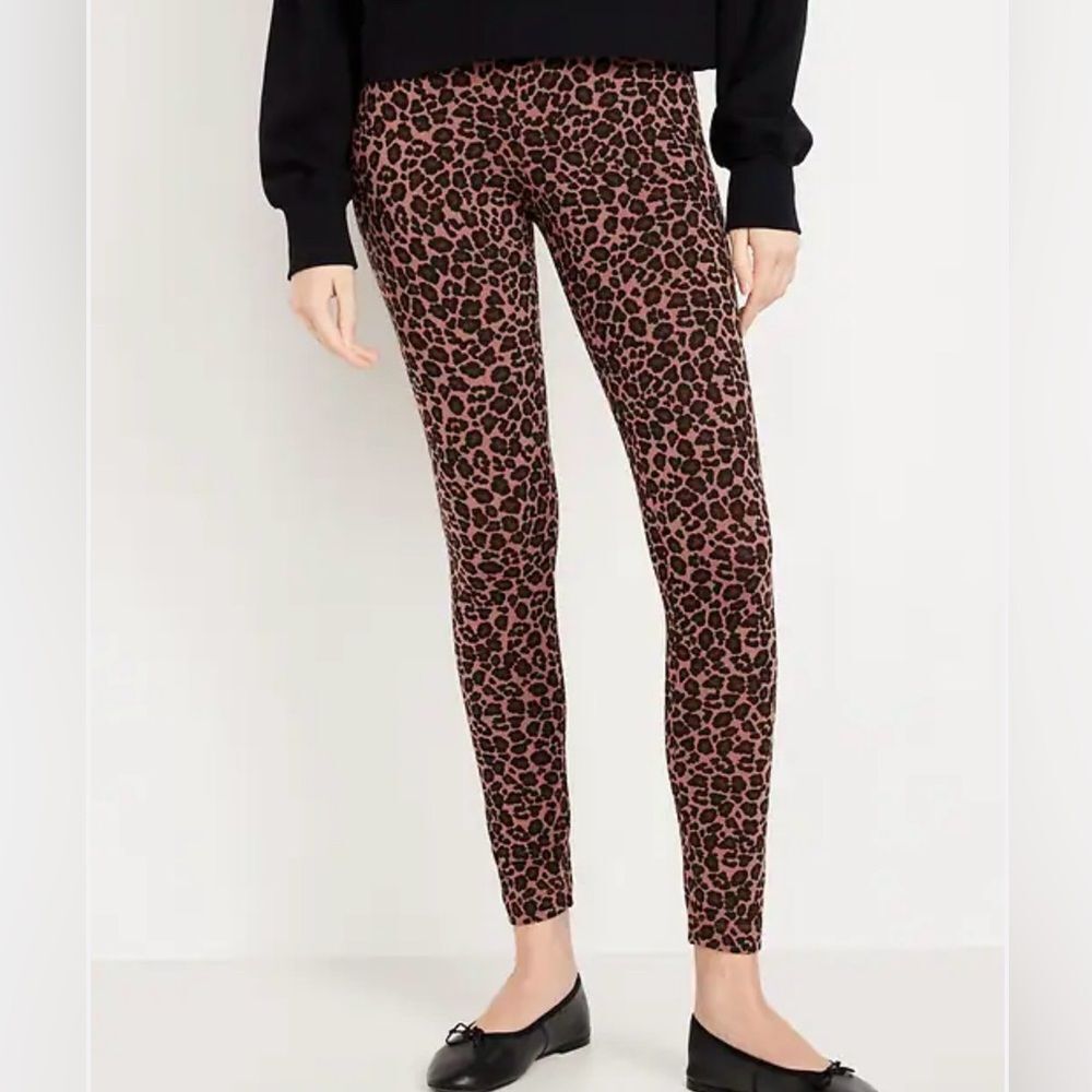 Old Navy Cheetah Print Mid-rise Ankle Length Pants(Size 4)